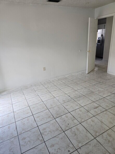 Building Photo - 11304 SW 7th St