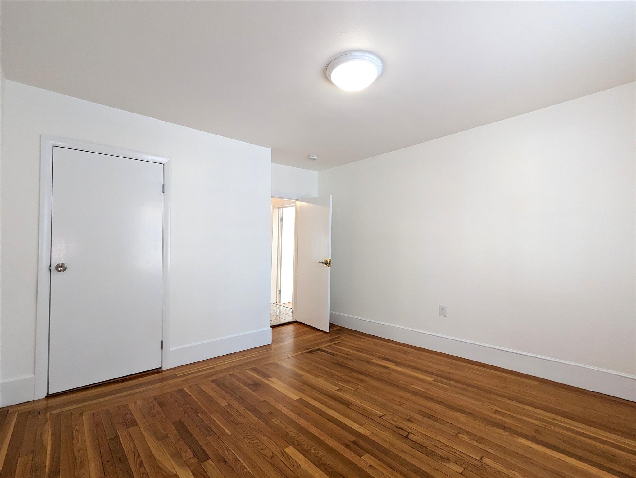 Building Photo - 322 Lowell St