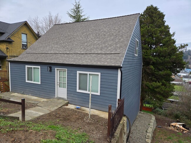 Primary Photo - Aberdeen - 3 bedroom, 2 bath remodeled hom...