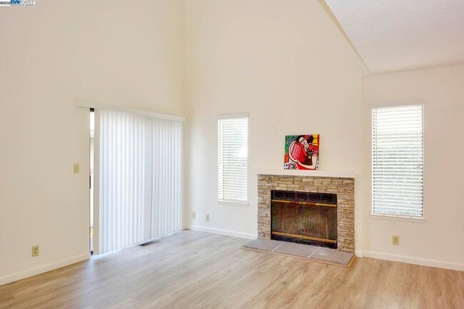 Building Photo - 2910 Liberty Dr