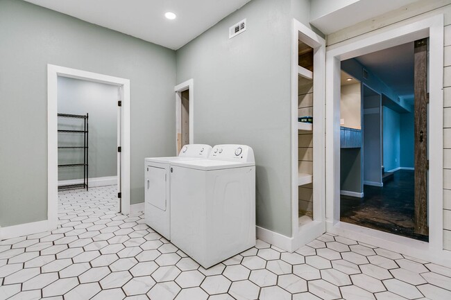 Building Photo - NOW AVAILABLE - Santa Rita Charmer w/ Deta...