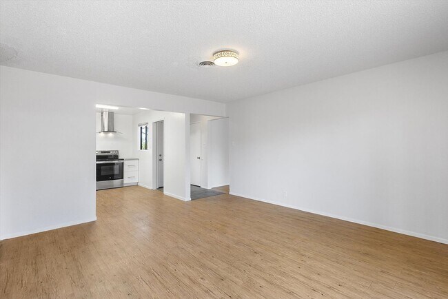 Building Photo - 1256 Rosewood Way