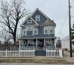 Building Photo - 10749 Hull Ave