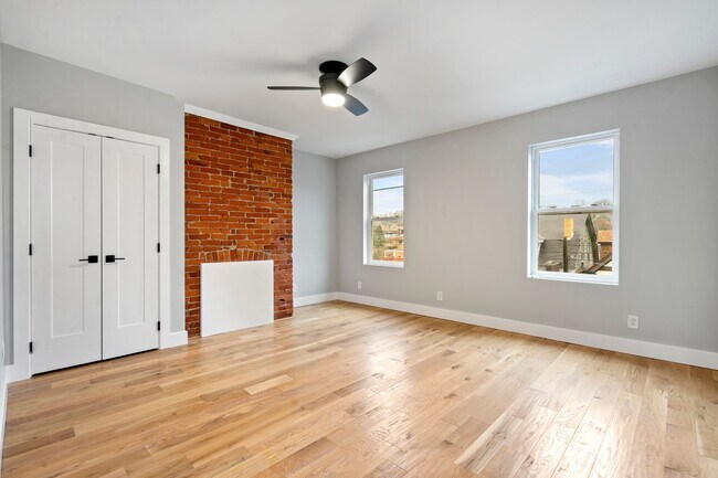 Building Photo - Beautifully Renovated 3 Bed/2.5 Bath Home in Mt Washington - Convenient Location