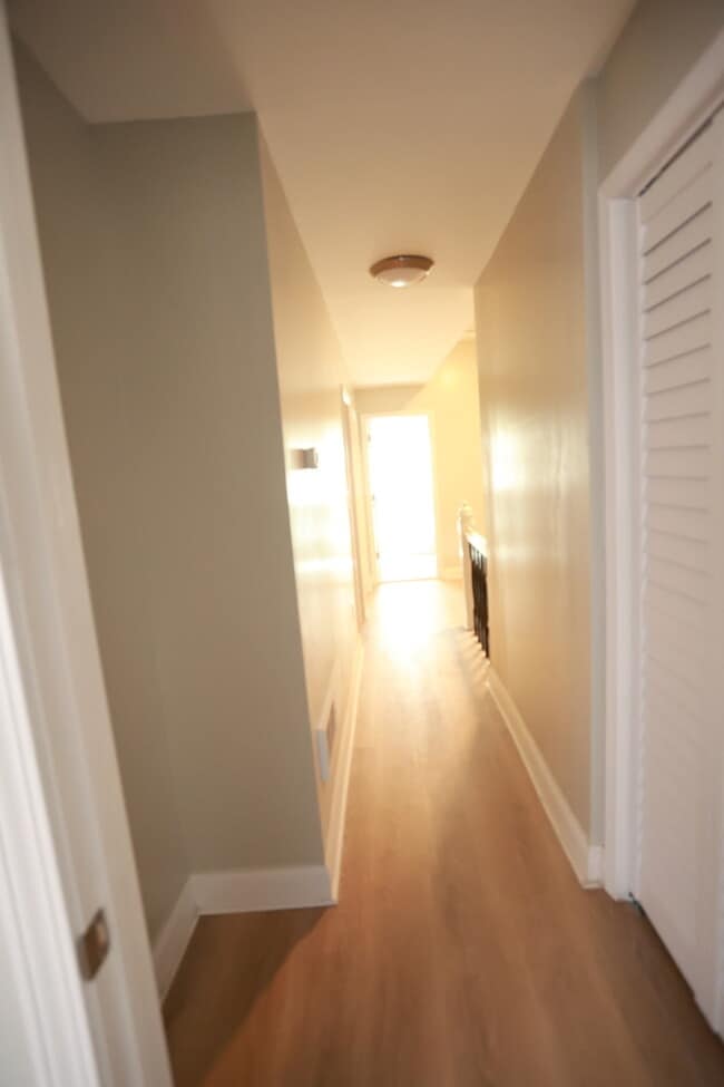 Building Photo - 637 W 59th St