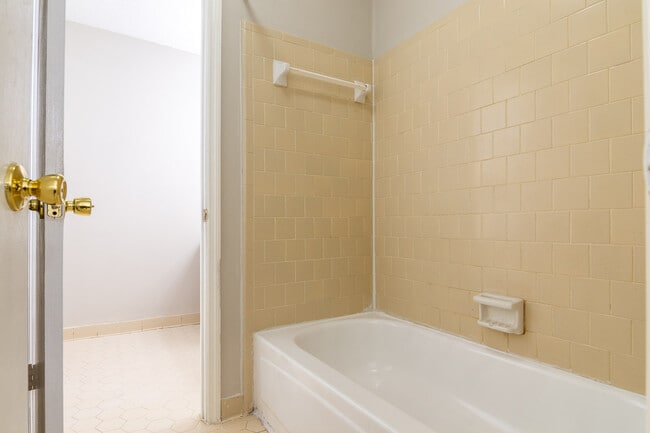 Building Photo - 424 Evans Mill Dr