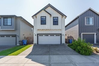 Building Photo - Light, Bright & Move-In Ready – 3BR Gem in Prime Ridgefield Location!  (Pet Friendly)