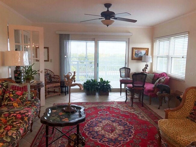 Building Photo - 160 Columbia Dr