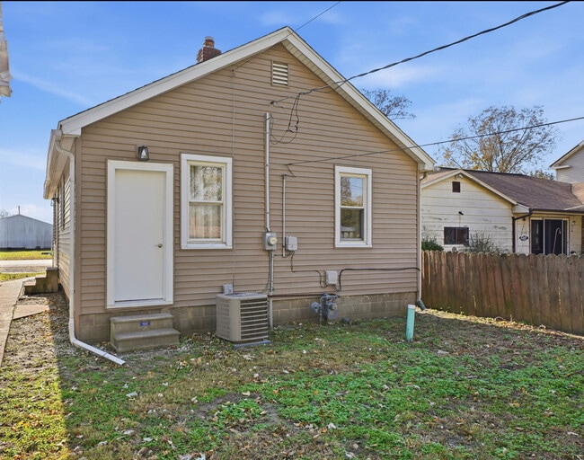 Building Photo - 519 E Water St