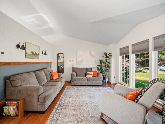 Building Photo - Furnished 3-Bedroom Home in Spokane Valley – Comfortable & Move-In Ready