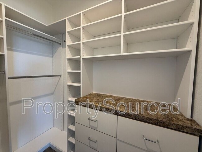 Building Photo - 1633 Sparrowhawk St