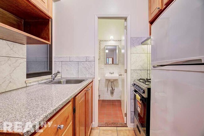 Building Photo - East 81st Street