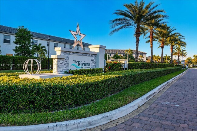 Building Photo - 2649 SE 13th St