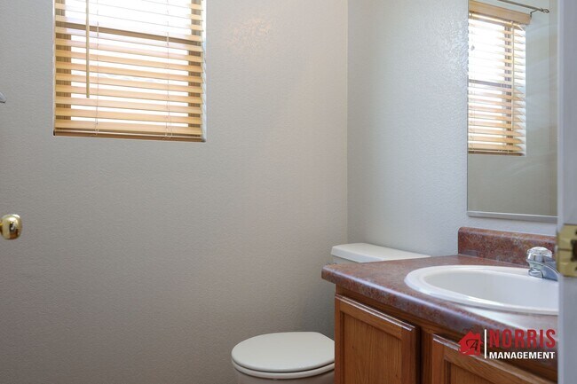 Building Photo - Beautiful Large Home in Casa Grande