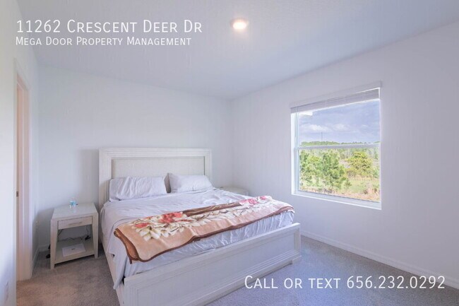 Building Photo - 11262 Crescent Deer Dr