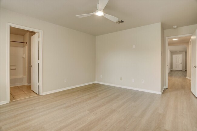 Building Photo - 822 Crabapple Way