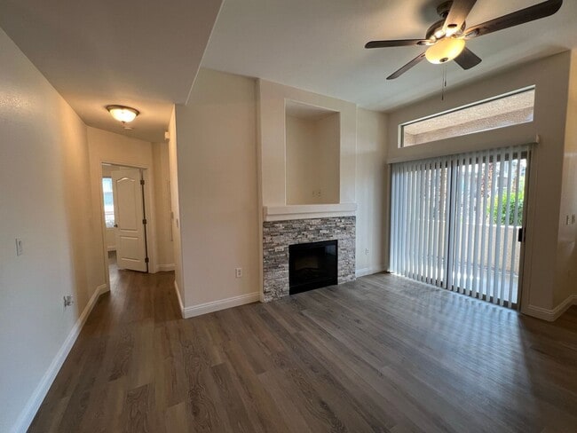 Building Photo - Beautifully remodeled 3 bedroom 2 bathroom downstairs condo right next to the pool!!