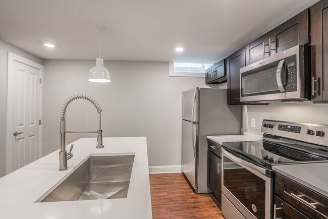 Building Photo - 310 E Lanvale St