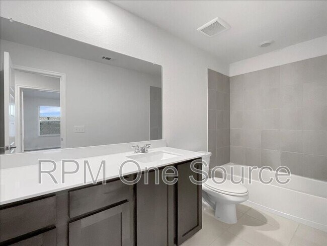 Building Photo - 4009 Savoy Wy