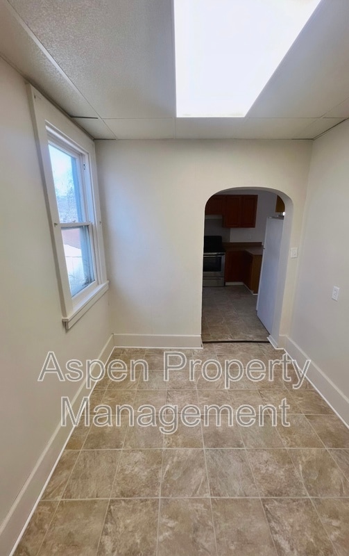 Building Photo - 230 Lewis St