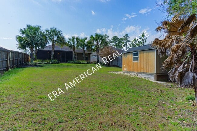 Building Photo - Charming 4 BR, 2 BA Home with Oversized Sc...