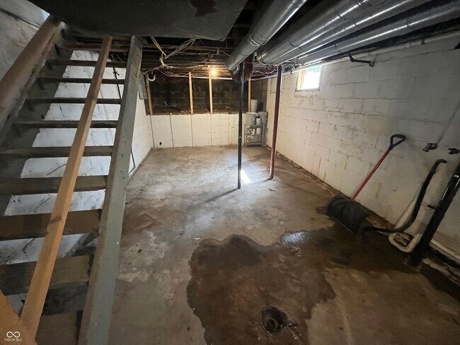 Building Photo - 3727 N Kenwood Ave