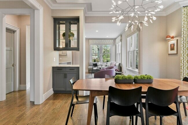 Building Photo - 13 Greenough Ave