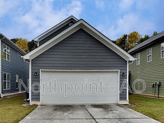 Building Photo - 1305 Sweetbriar Cir