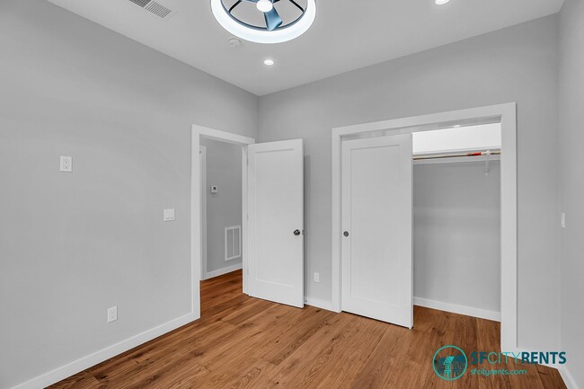 Building Photo - Sunnyside: Newly Renovated Single Family H...