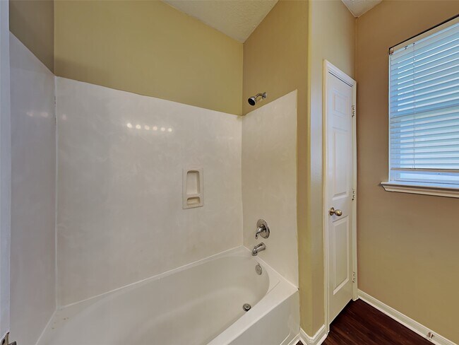 Building Photo - 3493 Cedar Prairie Dr