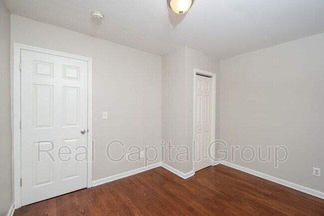 Building Photo - 347 Hudson Ave