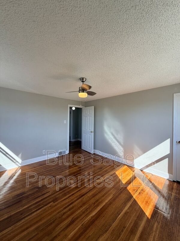 Building Photo - 66 Folcroft Ave