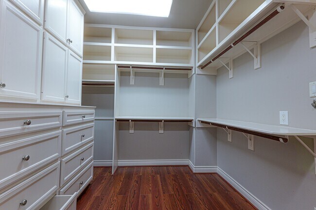 Building Photo - 1314 Sherwood Springs Ln