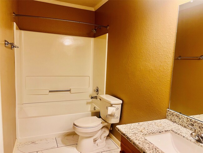 Building Photo - 6423 Mildenhall Ct