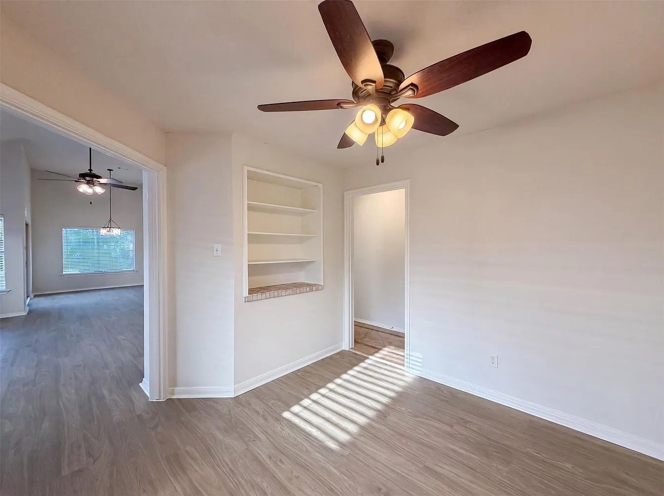 Building Photo - 11827 Meadowchase Dr
