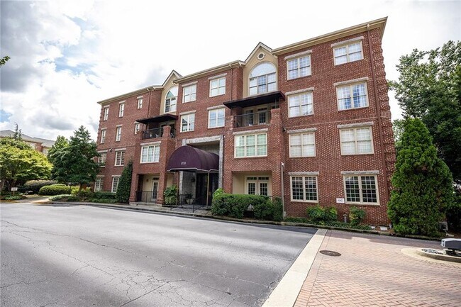 Building Photo - 1735 W Peachtree St NE