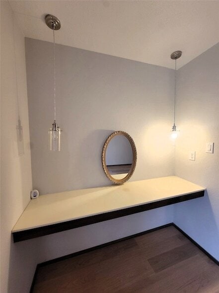 Building Photo - 7724 Val Verde Dr