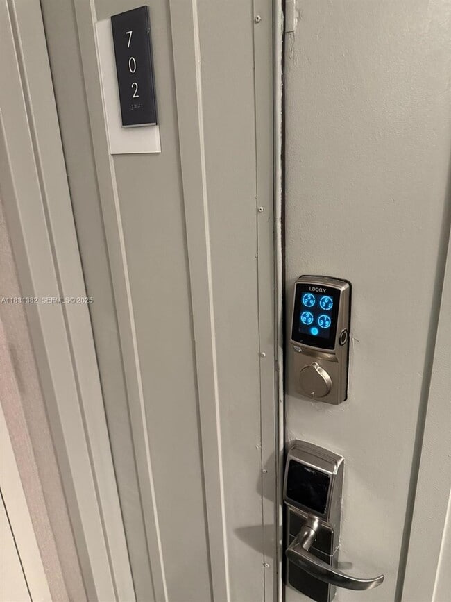 Building Photo - 17375 Collins Ave