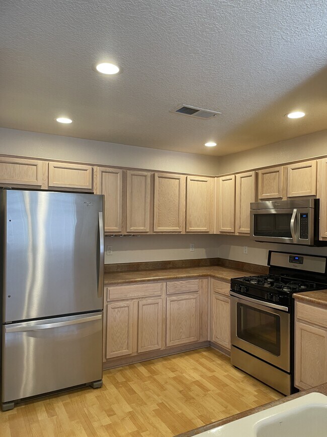 Building Photo - 7304 Via Contenta NE