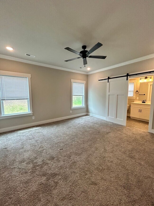 Building Photo - Beautiful New Build 3 Bed, 2.5 Bath, 2 Car Garage - Community Pool & Walking Trail!