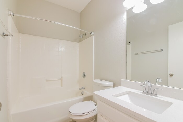 Building Photo - 1204 Juniper Ln