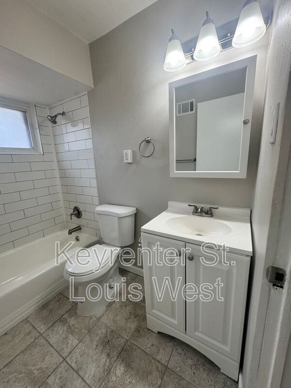 Building Photo - 440 Eichelberger St