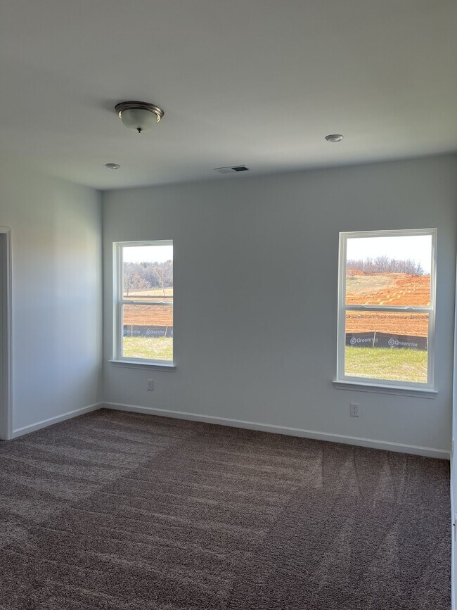 Building Photo - New Charming 3-Bed, 2-Bath Retreat with 1,573 Sq Ft of Comfort in Shelbyville!