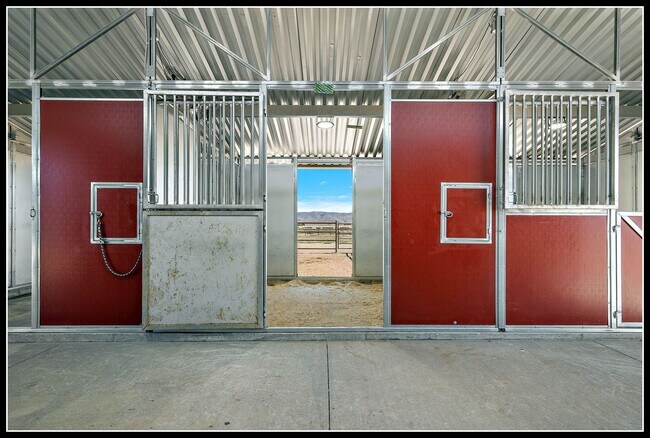 Building Photo - 3 Acre Horse Ranch & Home Rental SE Boise ...