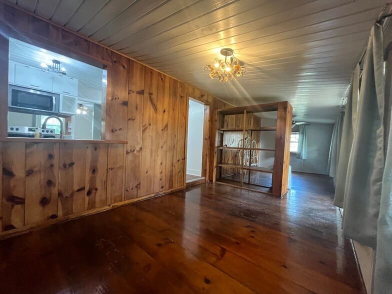 Dining/Sunroom - 1407 W Church St