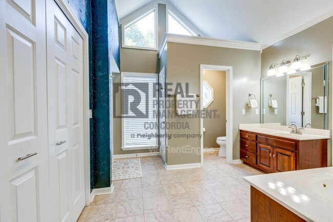 Building Photo - 3 Kyle Ct