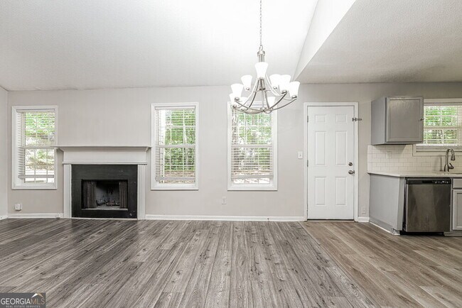 Building Photo - 2404 Rambling Way