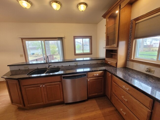 Building Photo - 364 N Everett Dr