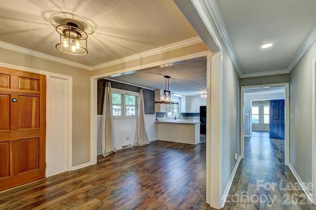 Building Photo - 1409 Delview Rd