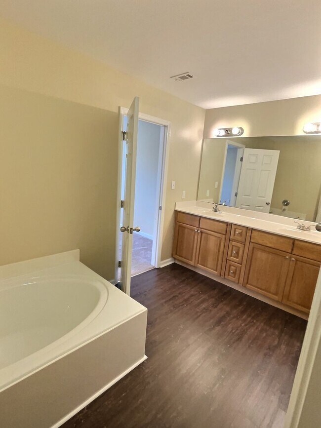 Building Photo - 3 BD 2 BA home in the St. Martin School District of Ocean Springs